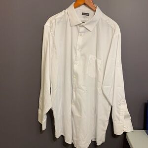 Van Heusen men’s B&T white long-sleeves dress shirt w/pocket.  18 1/2. 34-35